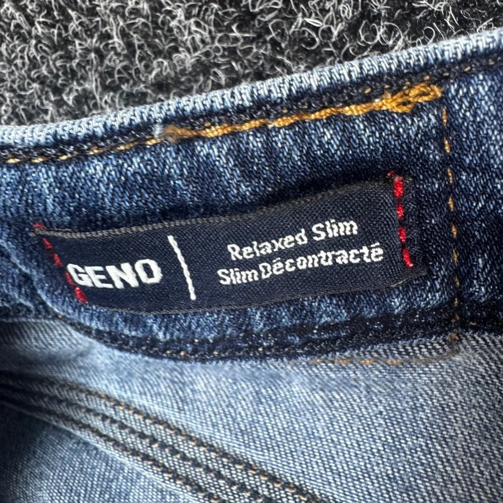 True Religion Geno Relaxed Slim Jeans Mens 30 Medium Wash Distressed Made in USA